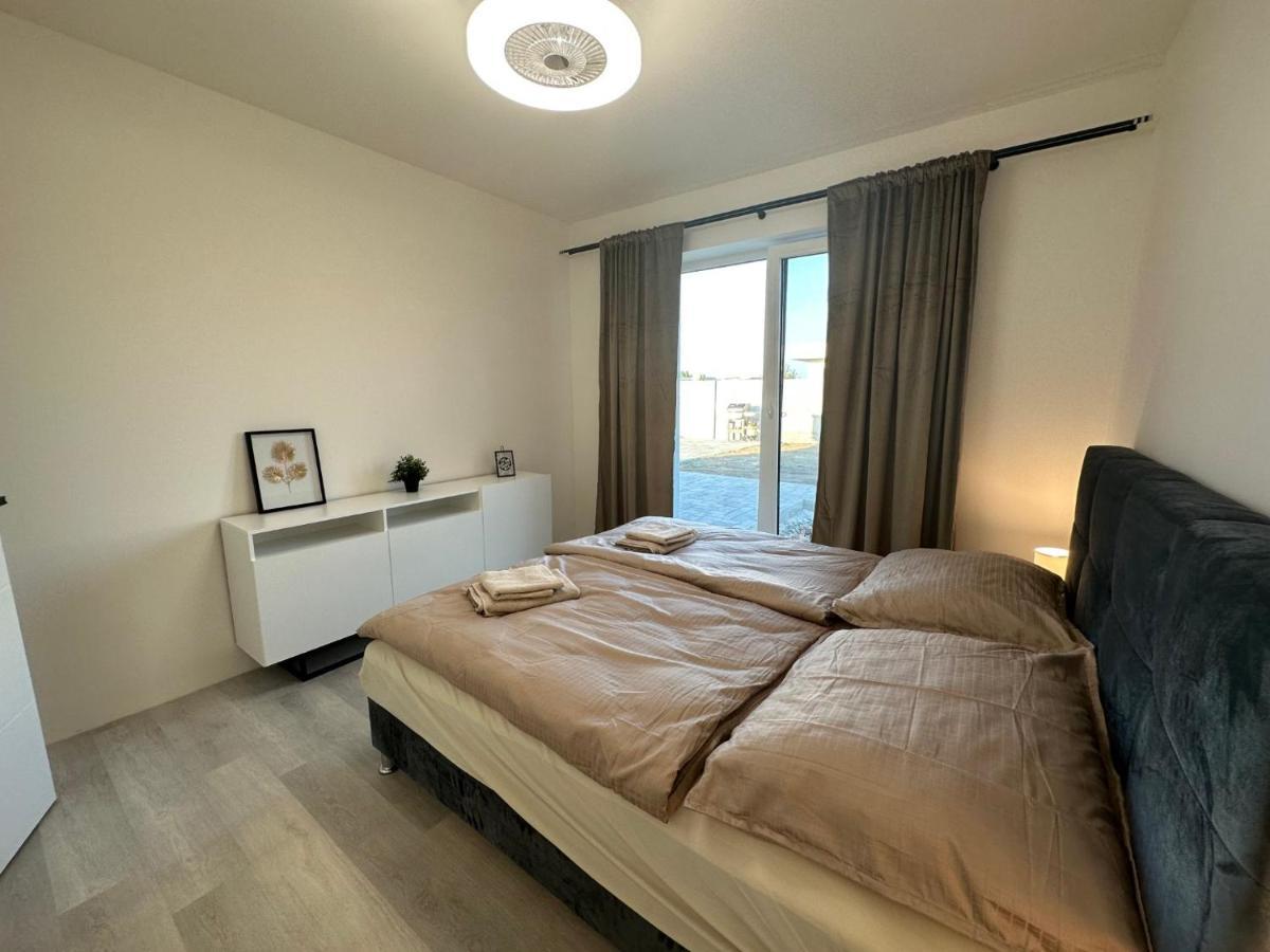 Klimatizovany Apartmanovy Dom S Virivkou, 9A Senec Exterior foto
