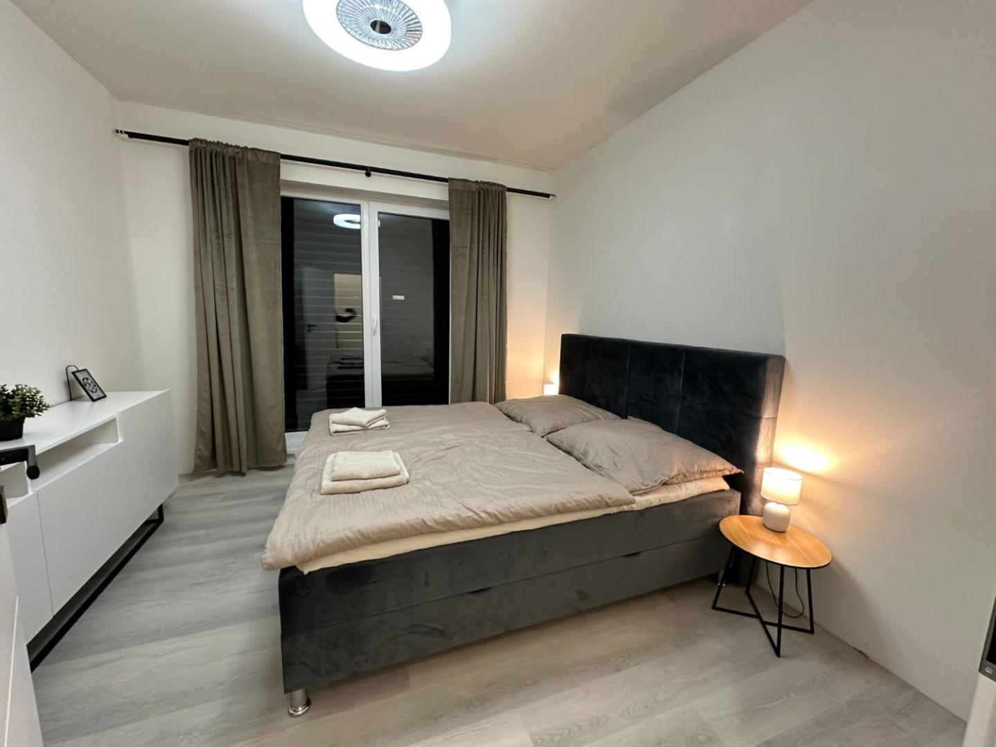 Klimatizovany Apartmanovy Dom S Virivkou, 9A Senec Exterior foto